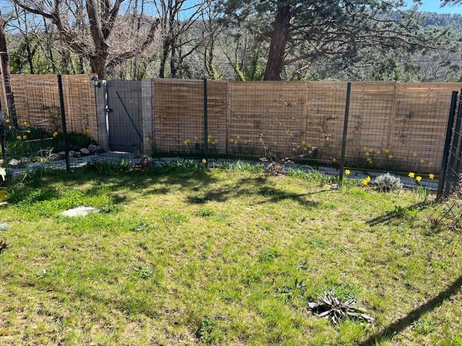 Apartamento La Bastide Aux Iris - Les Capucines Villecroze Exterior foto